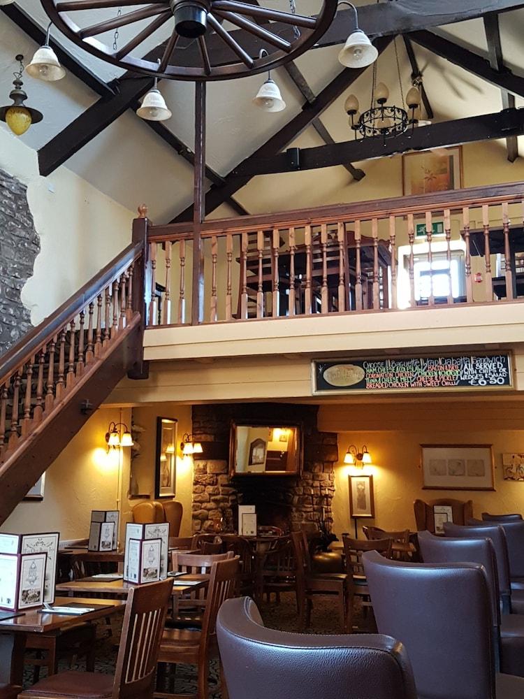The Old Barn Inn 뉴포트 외부 사진