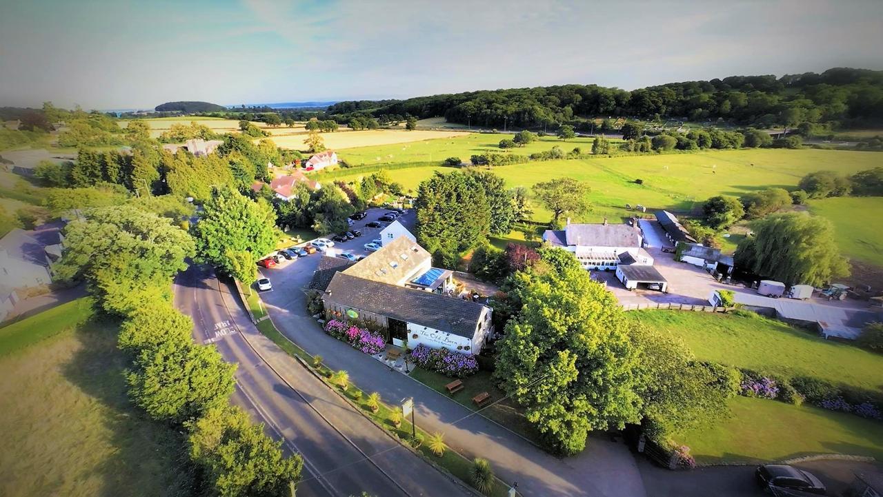 The Old Barn Inn 뉴포트 외부 사진