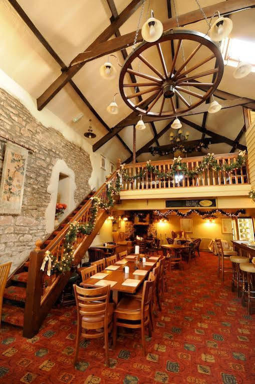 The Old Barn Inn 뉴포트 외부 사진